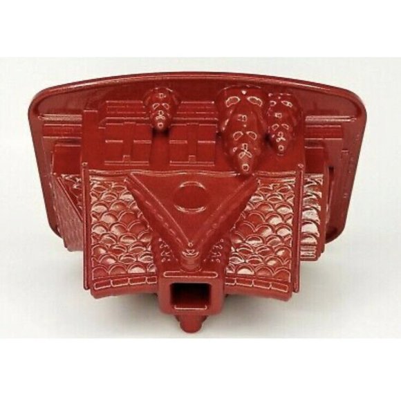Nordic Ware Holiday Red Cast Aluminum Gingerbread House Bundt Cake Pan - Picture 4 of 8